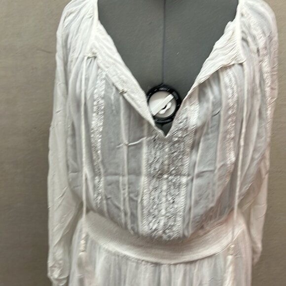 Dress by Miss June, Paris.Bahamian style.white - Picture 5 of 12